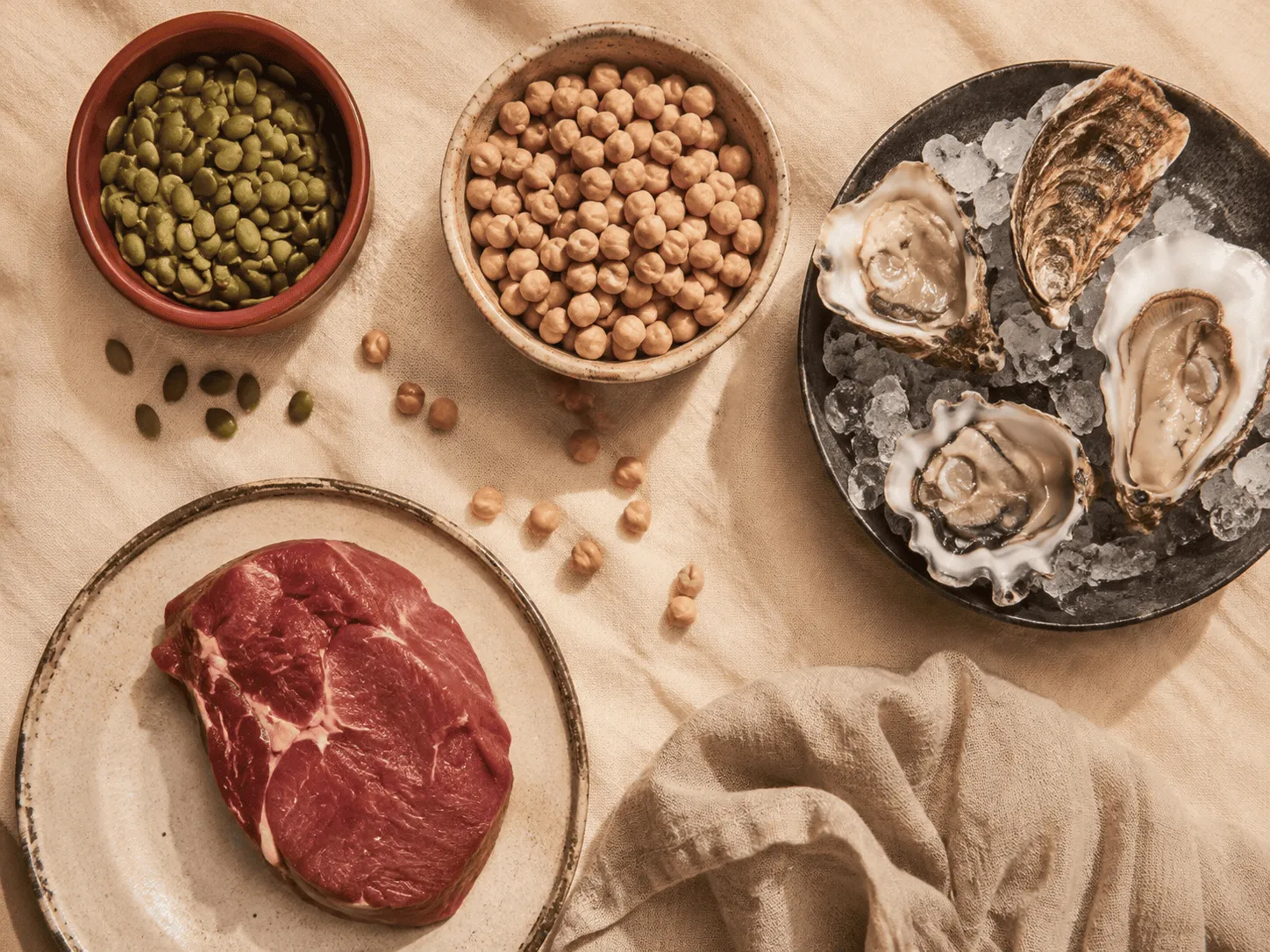 Продукты, богатые цинком -- тыквенные семечки, нут, устрицы